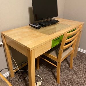Gently used Full size Bedroom set. Almost new